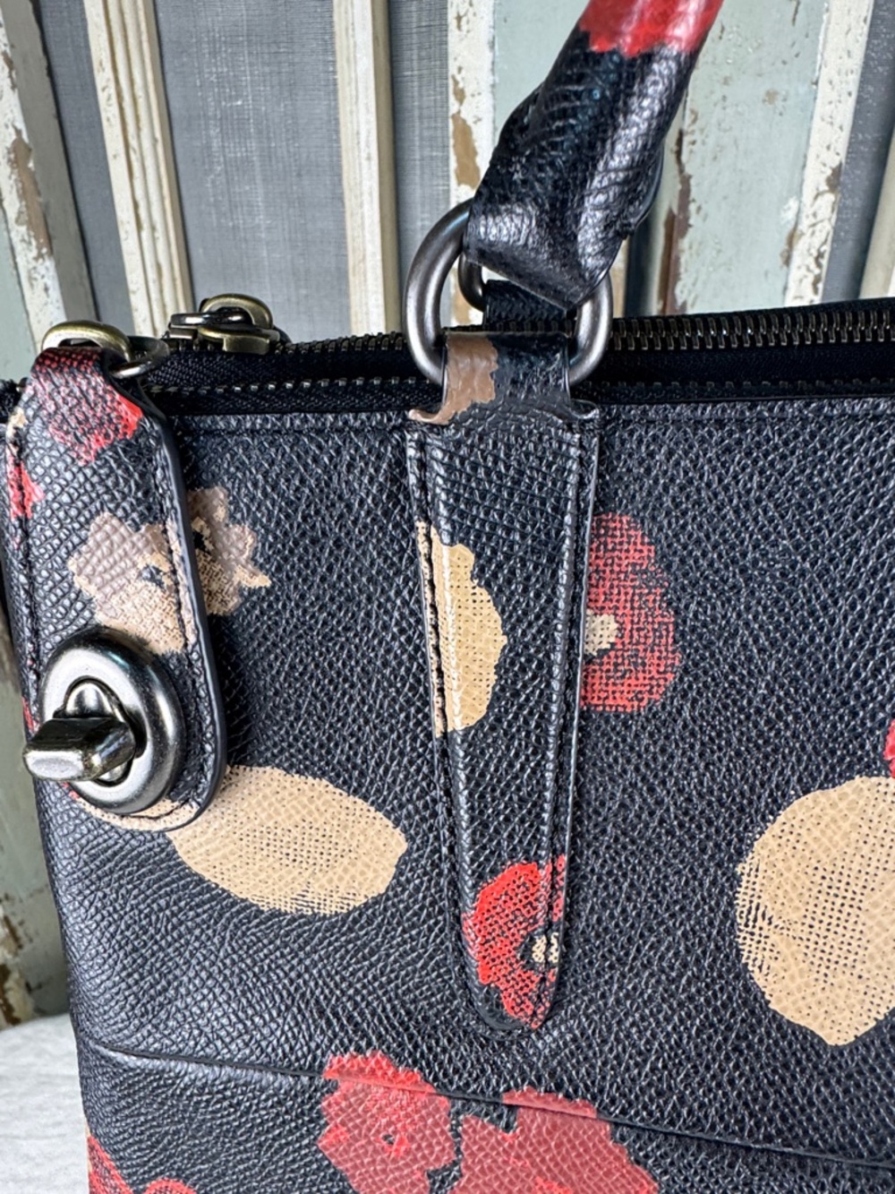 Coach Turnlock Borough Bag in Floral Print Leather. - Picture 3 of 16